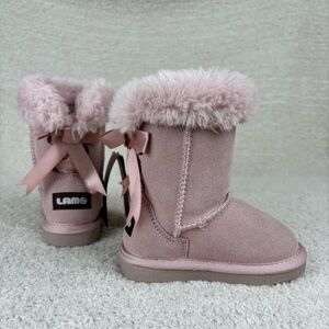 Lamo Boots Girls 6C Pink Little Girl Faux Fur Bow Feminine Slip On Lamo Footwear